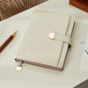 Carnet intime moderne beige porte stylo